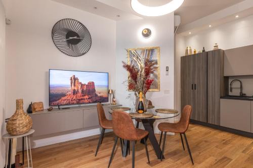 Pavia Apartment | Palazzo Cavour, 34 - Luxury Suite Cardo