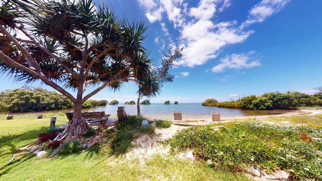 Beachmere House | Palazzo on the Beach - Beachmere