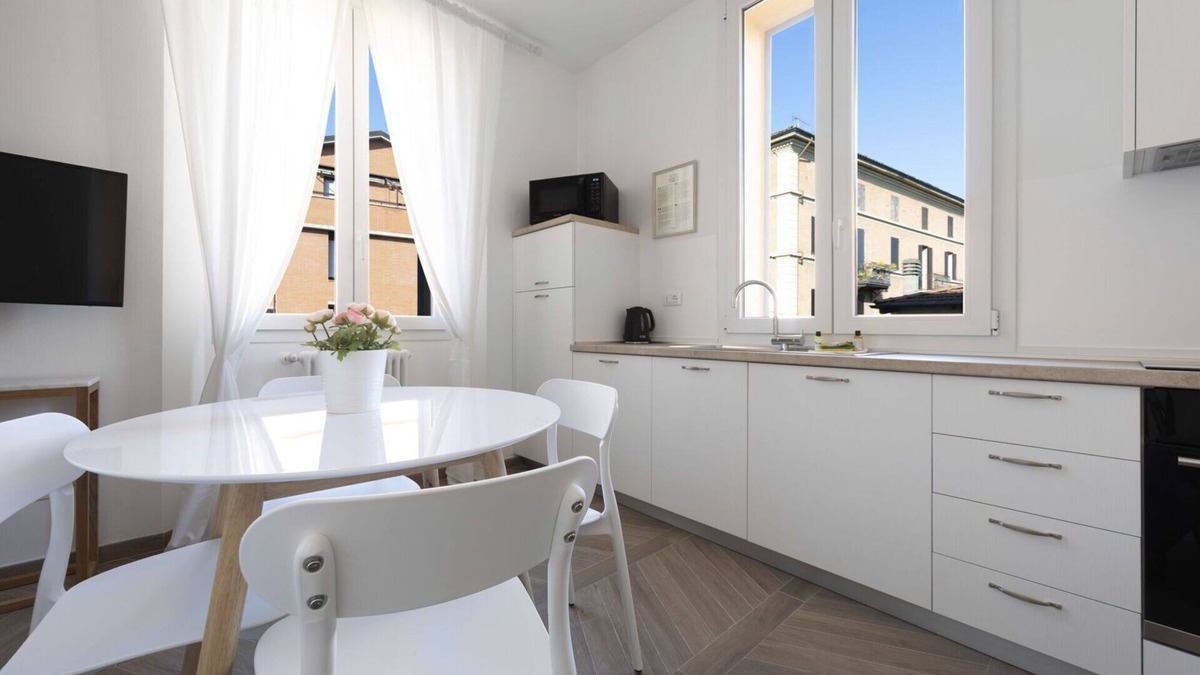 San Donato-San Vitale Apartment | Palazzo Pedretti 204, Bright And New Studio Apt By Halldis