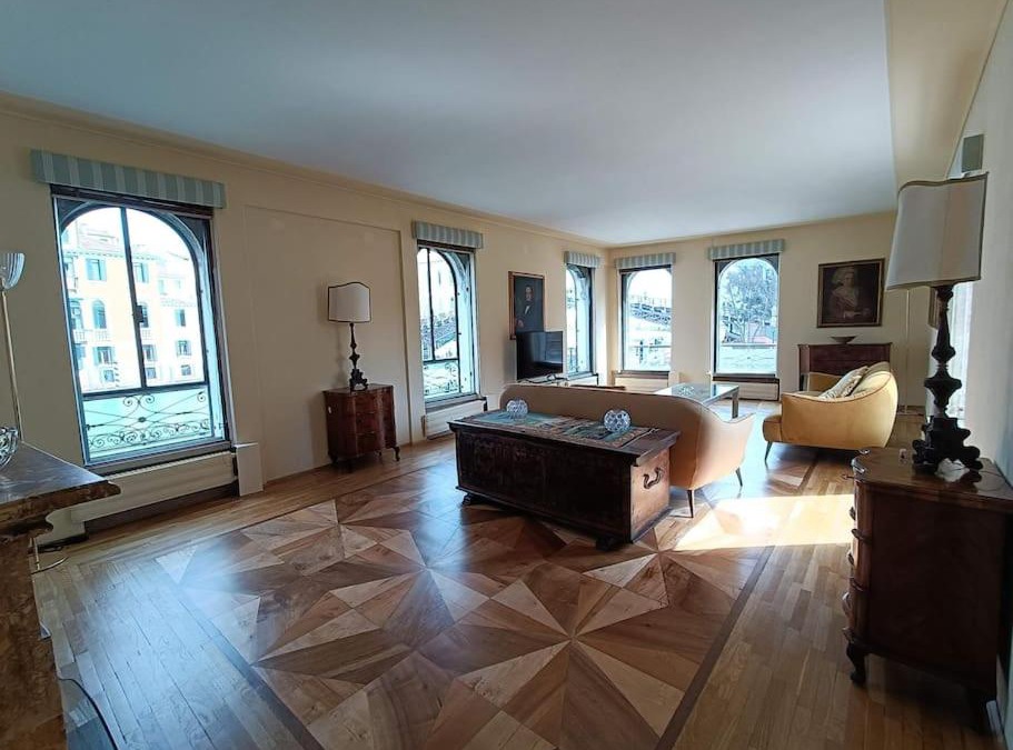 Dorsoduro Apartment | Palazzo Querini Accademia