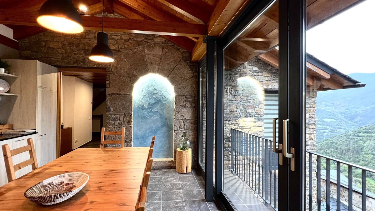 Sort House | Paller de Bordale