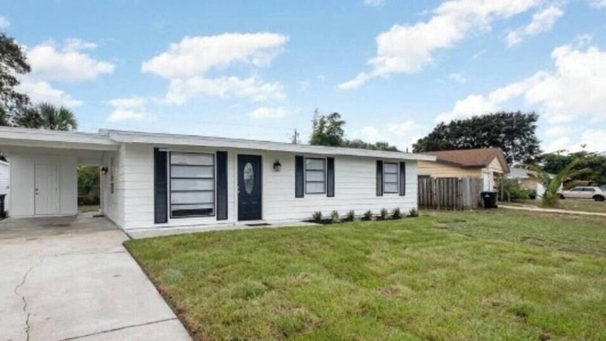 Interchange Square House | Palm Bay Coastal Chef House 3B 2Bth 10min to Beach