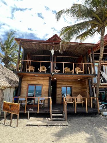 Palomino House | Palm Beach Hostal