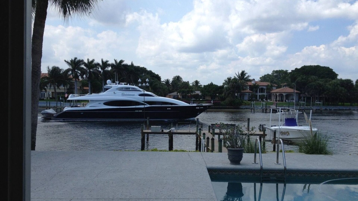 Juno Beach Apartment | PALM BEACH INTRACOASTAL WATERFRONT - EVERYDAY IS A BOAT PARADE! 5 Star