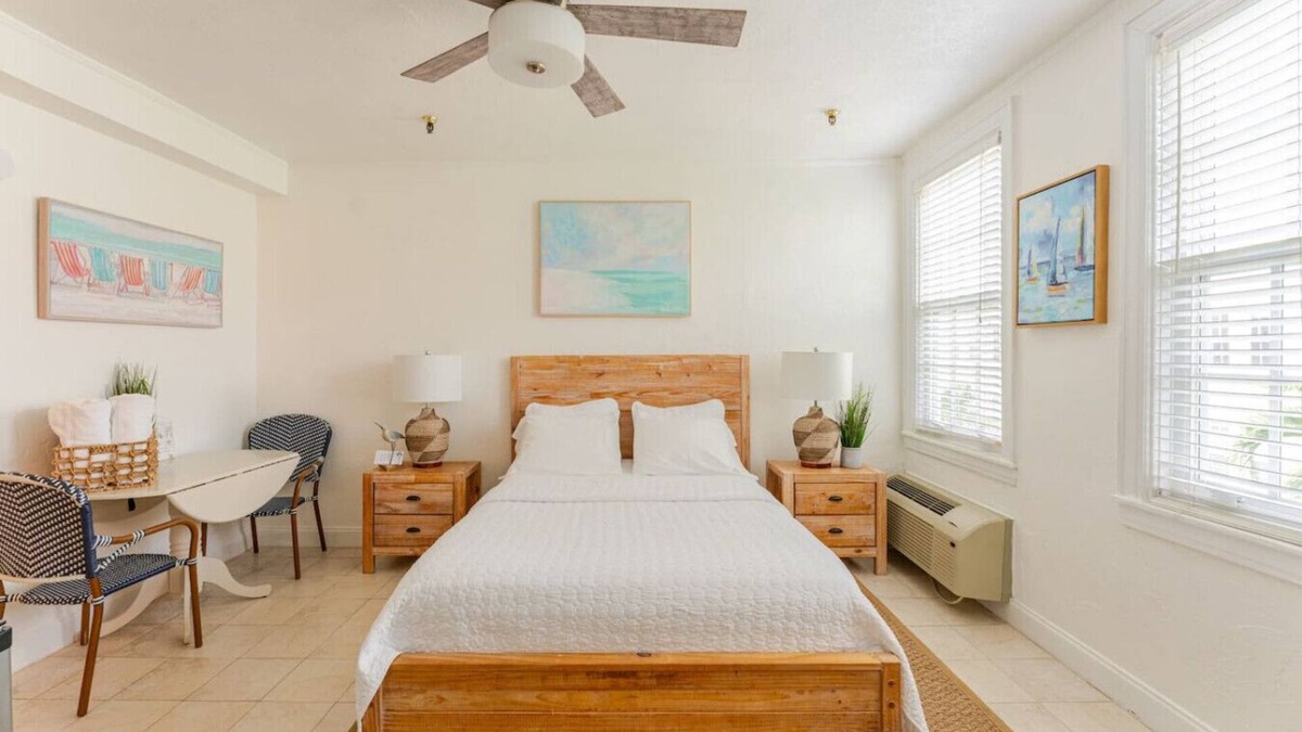 Palm Beach - West Palm Beach Condo | Palm Beach Island Pool Studio 3 Blocks to Beach!