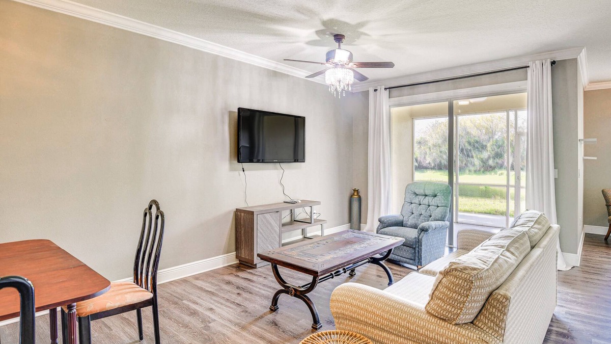 Palm Coast House | Palm Coast Townhome w/Pool Access ~ 4 Mi to Beach