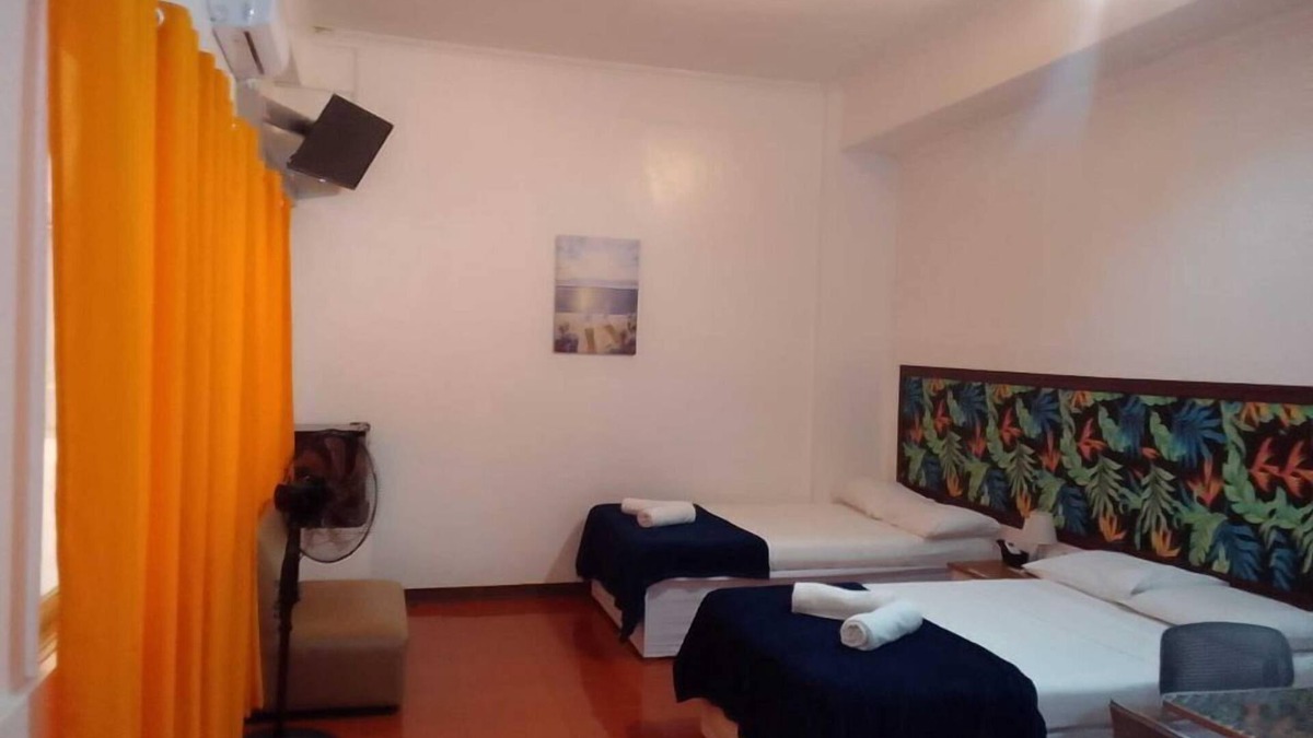 Puerto Princesa City Centre Apartment | Palm Grove: Coastal Condo