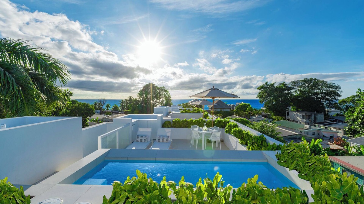 Mount Standfast Hotel | Palm Grove Villas & Hotel