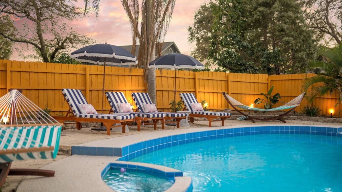 Palm Harbor Apartment | Palm Harbor Resort |Theater Bowling Putt Putt Pool
