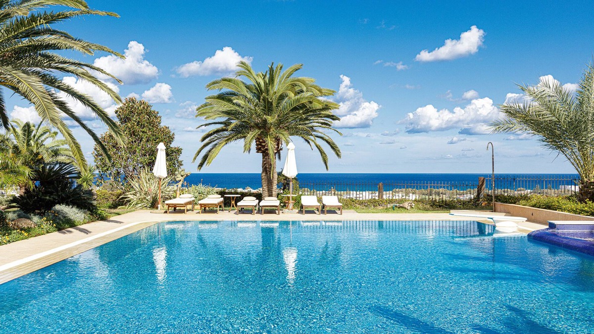 Xiro Chorio Villa | Palm Hill Villa, Royal Retreat - Walking distance to Beach, 130m2 private pool