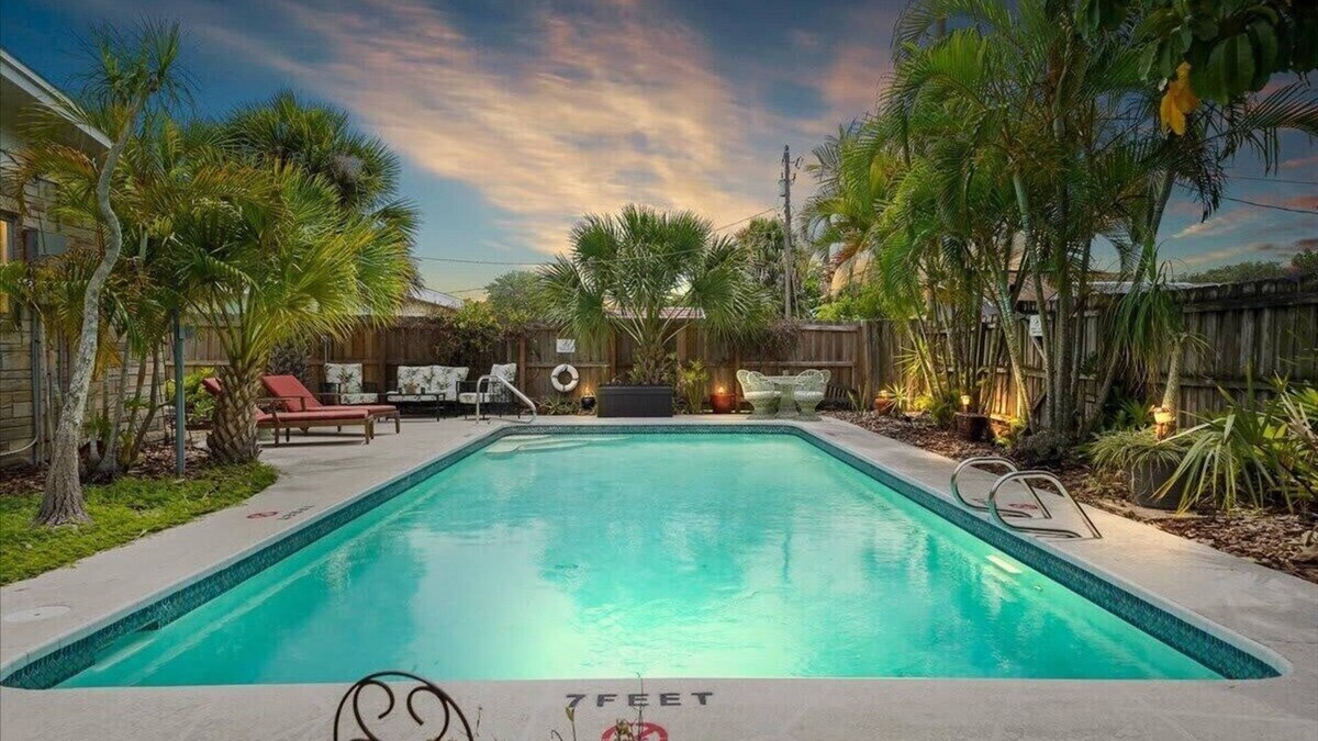Historic Downtown Melbourne House | Palm Paradise - Lush Pool, Walk DNTN 3br