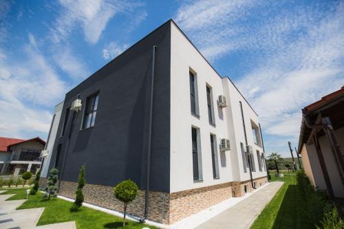 Sebes House | Palm Rezidential