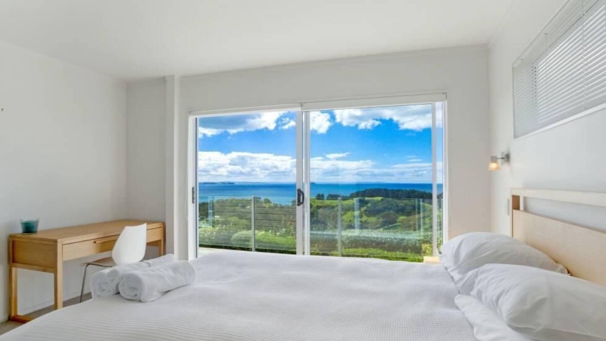 Ostend House | Palm Ridge near Onetangi & Palm Beach - Palm Ridge is a very well presented near new 4 bedroom holiday accommodation sitting on the ridge-line overlooking beautiful Palm Beach and way beyond. The views are stunning. This lovely, North facing, very w
