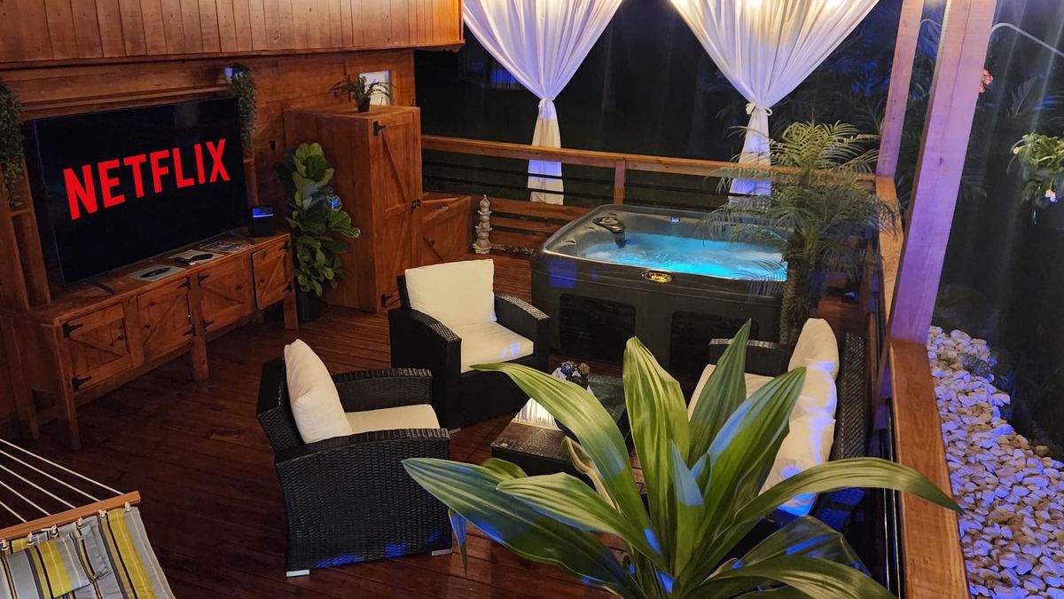 Piedras Blancas Apartment | Palm's Luxury Suite with Jacuzzi
