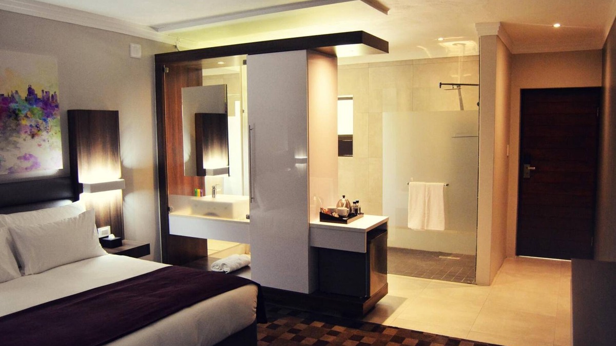 Brits Hotel | Palm Swift Luxury Accommodation