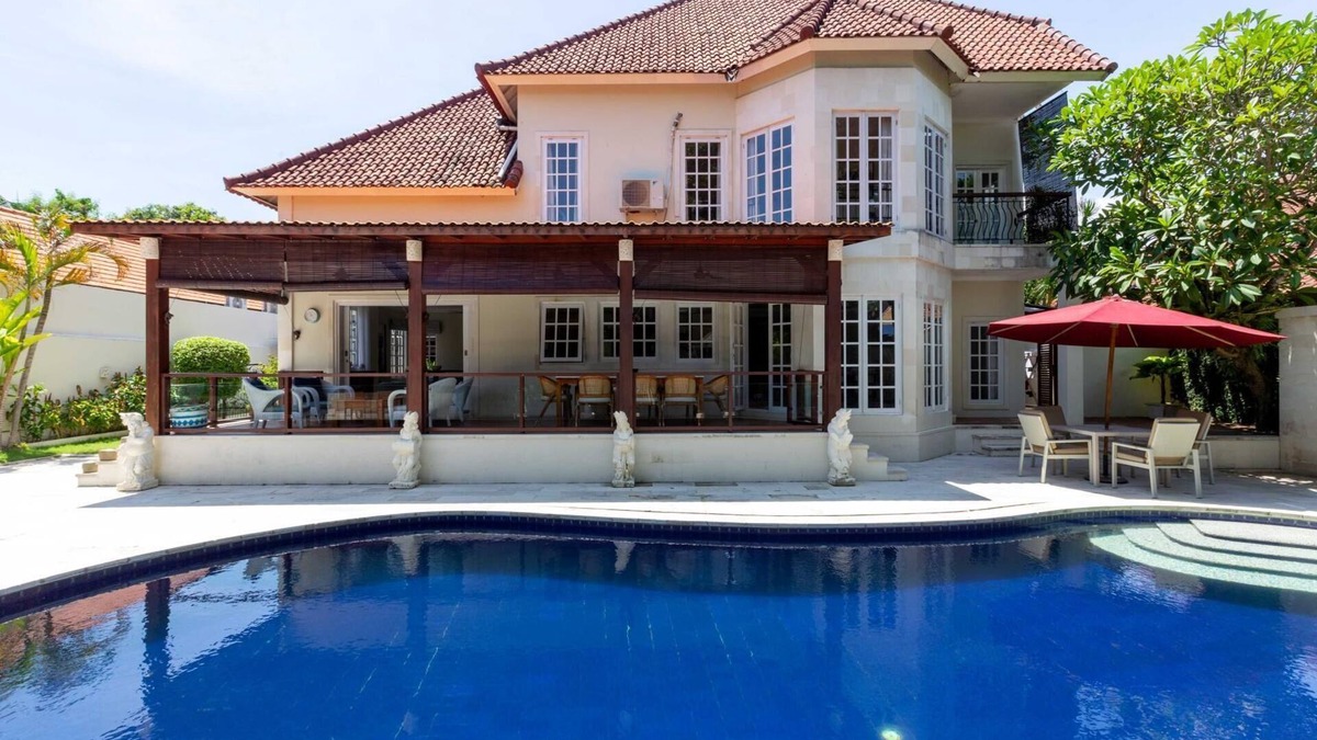 Sanur Villa | Palm Villa - Beachside Sanur