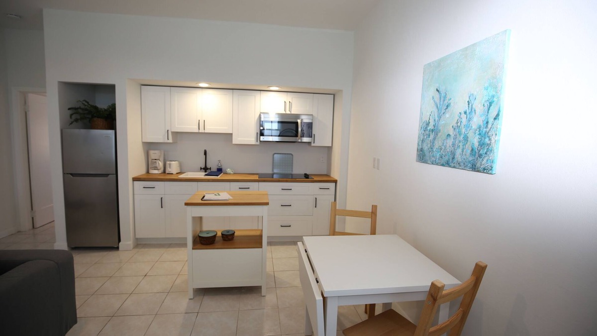 Cockburn Town Apartment | Palmeira - Coral Suite - Quiet Retreat - Bicycles Included
