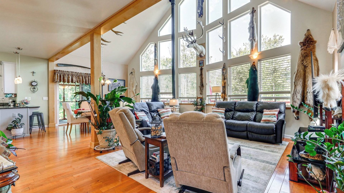 Butte House | Palmer Getaway w/Mountain Views & Fire Pit!