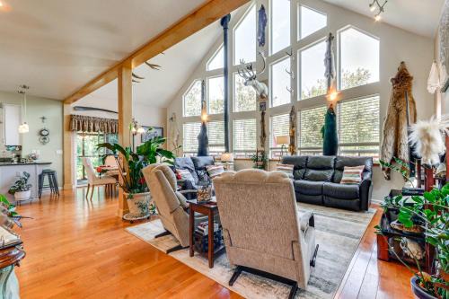 Butte House | Palmer Getaway with Mountain Views and Fire Pit!