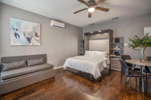 South Central Houston Apartment | Palmer Hotel Suite Retreat in the Heart of Houston