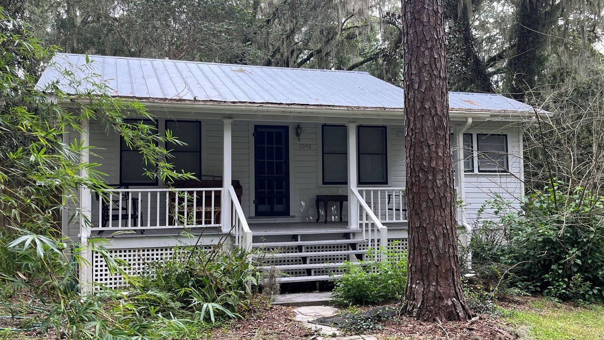 Micanopy Cottage | Palmetto Cottage-1930’s Florida Cottage