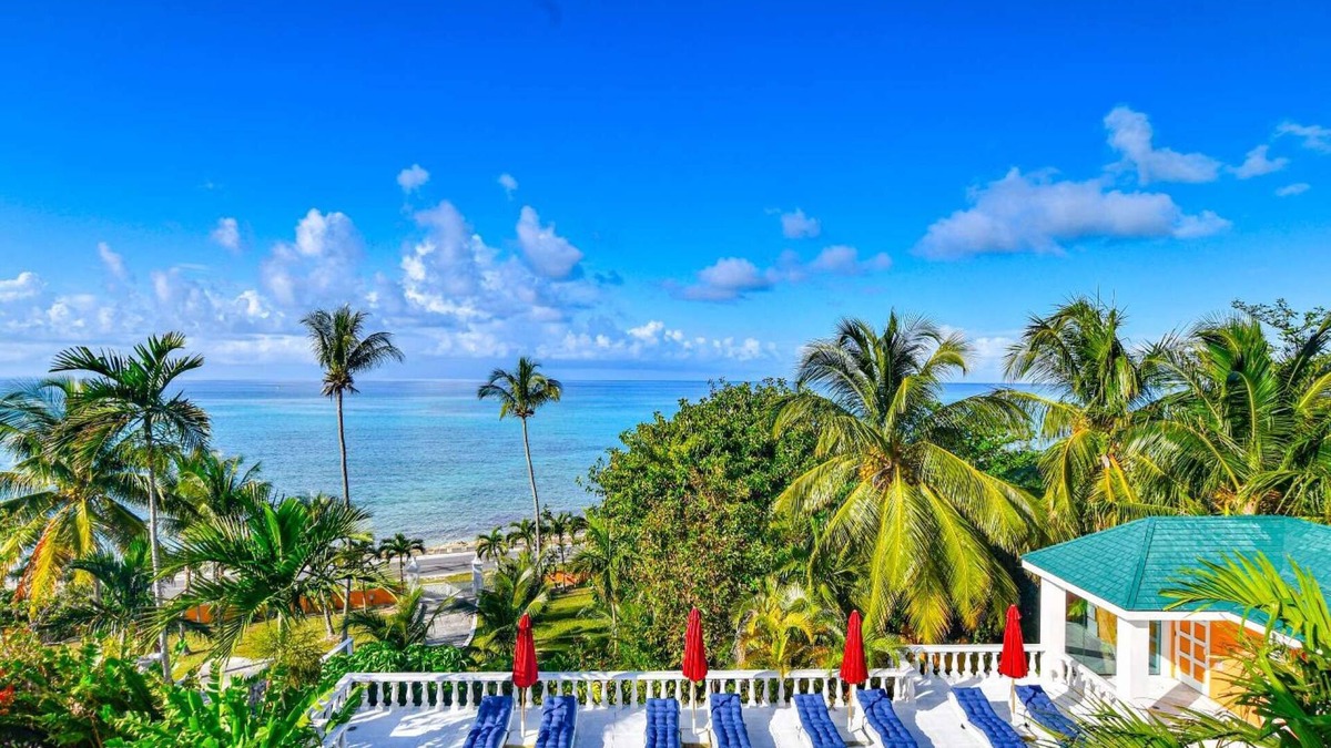 Gambier Apartment | Palms Cottage at Viking Hill Resort with Pool