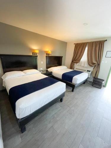 Acuna Hotel | Palms Hotel