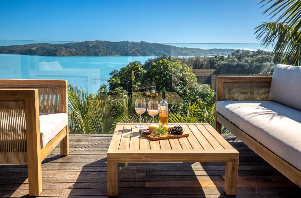 Surfdale House | Palms on Kennedy Point - Stay Waiheke