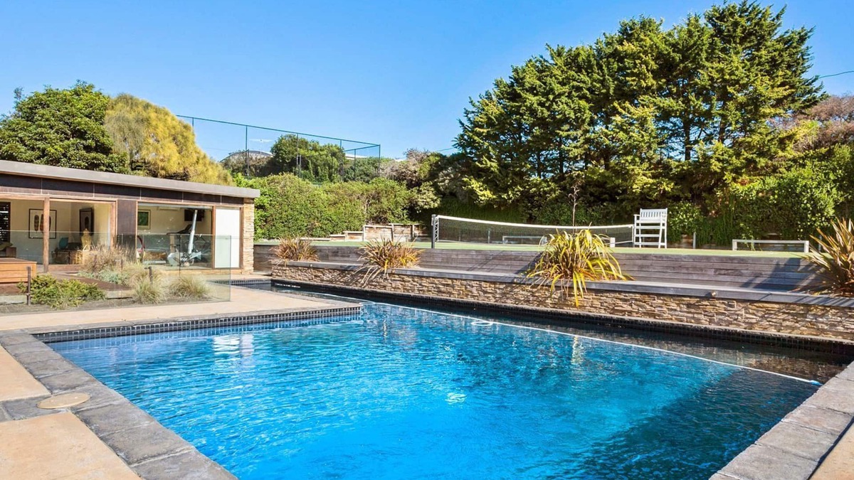 Portsea House | Palms Portsea Pool and Court