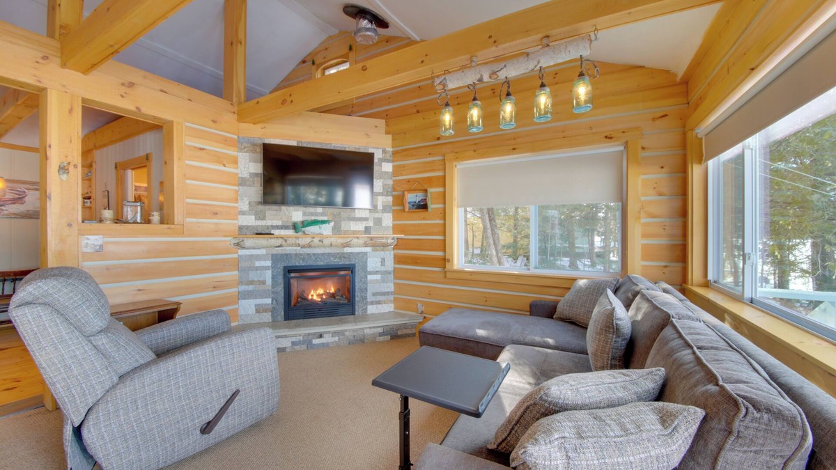 Palmyra Cottage | Palmyra Cottage w/Deck on Whites Pond!