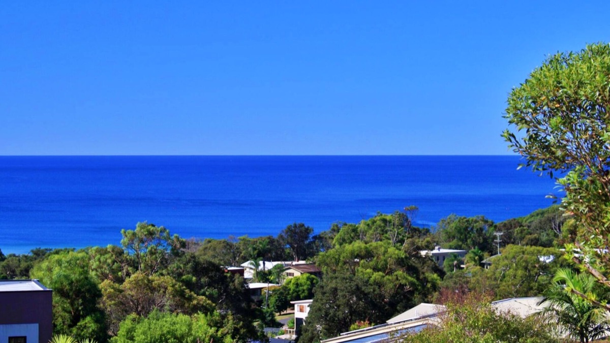 Pambula Beach House | Pambula Beach Holiday Retreat - 2 Queen bedrooms, 12pm checkout
