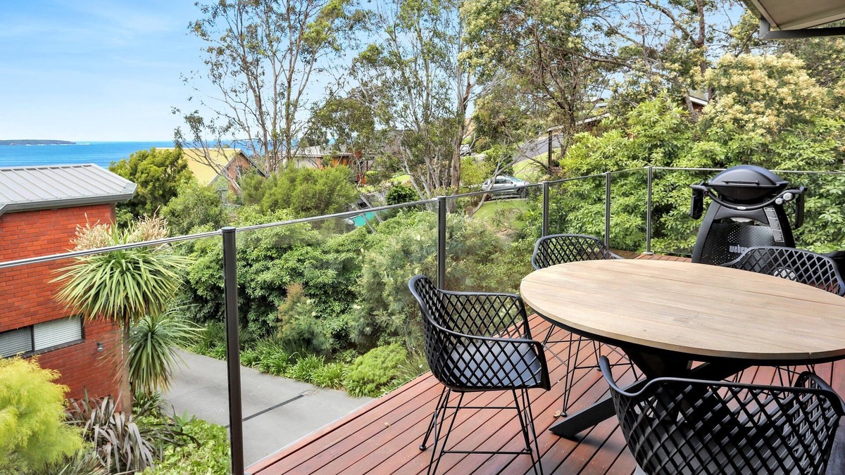 Pambula Beach Cabin | Pambula Bush to Beach