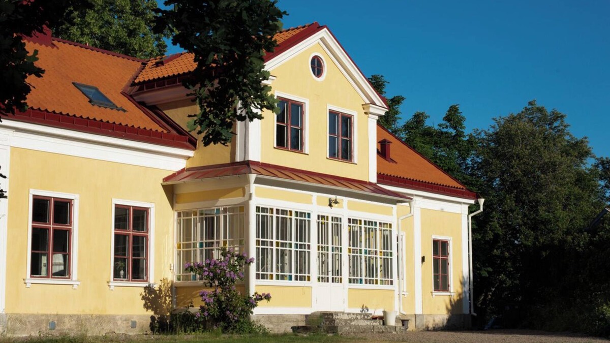 Stora Sundby Villa | Pampig Nyrenoverad Villa i Slottsmiljö