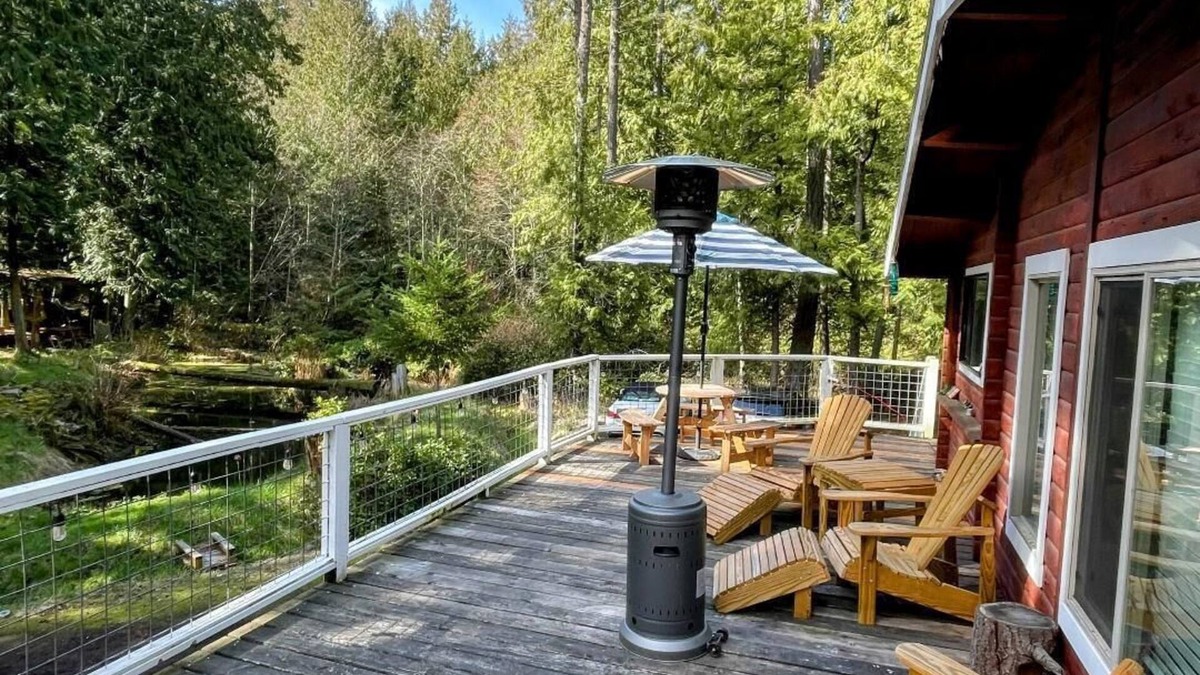 Deer Harbor Cabin | Pan Abode Cabin in the Woods on an Island