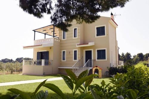 Lepreo Apartment | Panelma Villa Tranquil Coastal Retreat in Zacharo