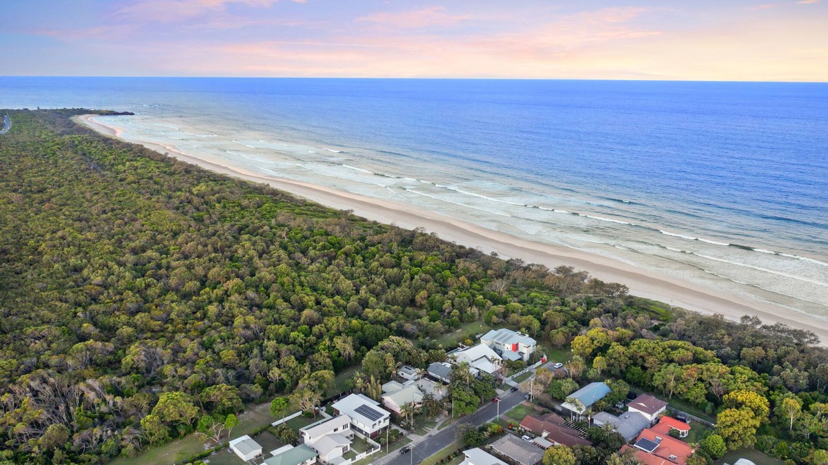 Pottsville House | Pangkarra -stunning Family Beach House - Sleeps 8