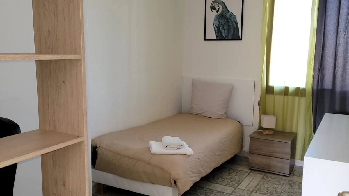 Prefecture Apartment | Panier de Papet | Central Vx-Port, Cours Julien