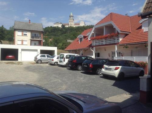 Pannonhalma House | Pannon Panzió Restaurant