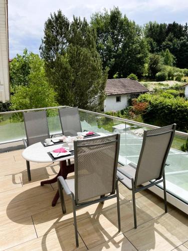 Marktoberdorf Apartment | Panorama Apartment mit 2 Schlafzi im Allgäu mit Balkon