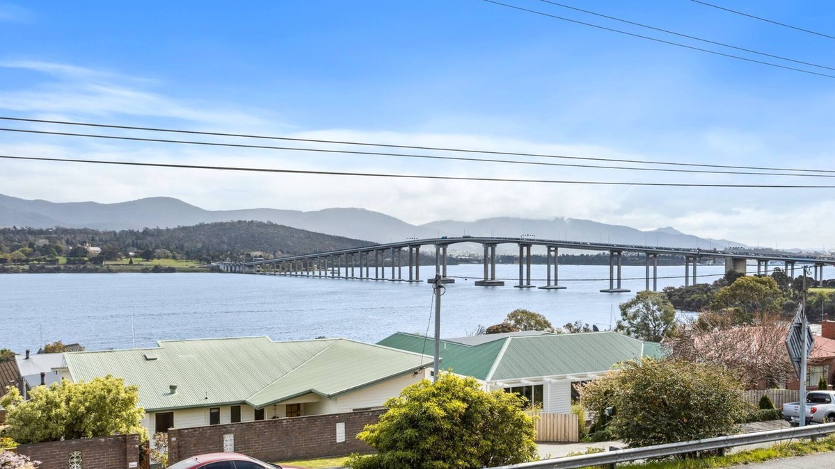 Rosny House | Panorama Bridge Views