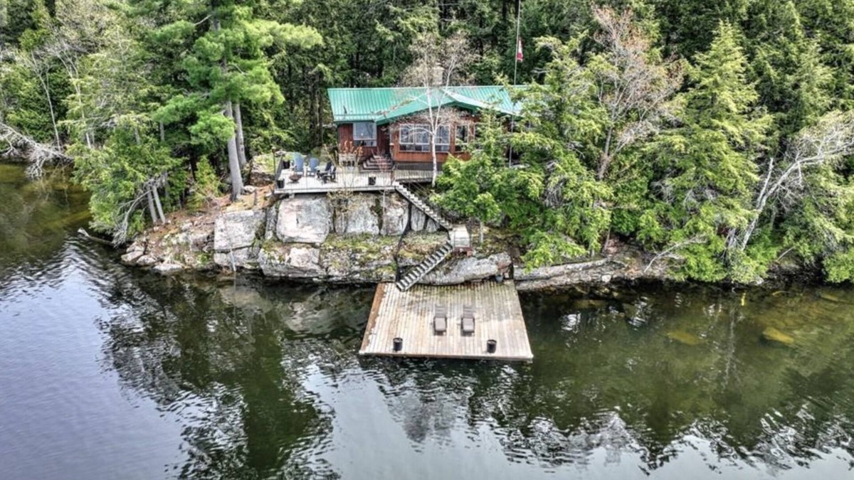 Coboconk House | Panorama Lakefront Cottage