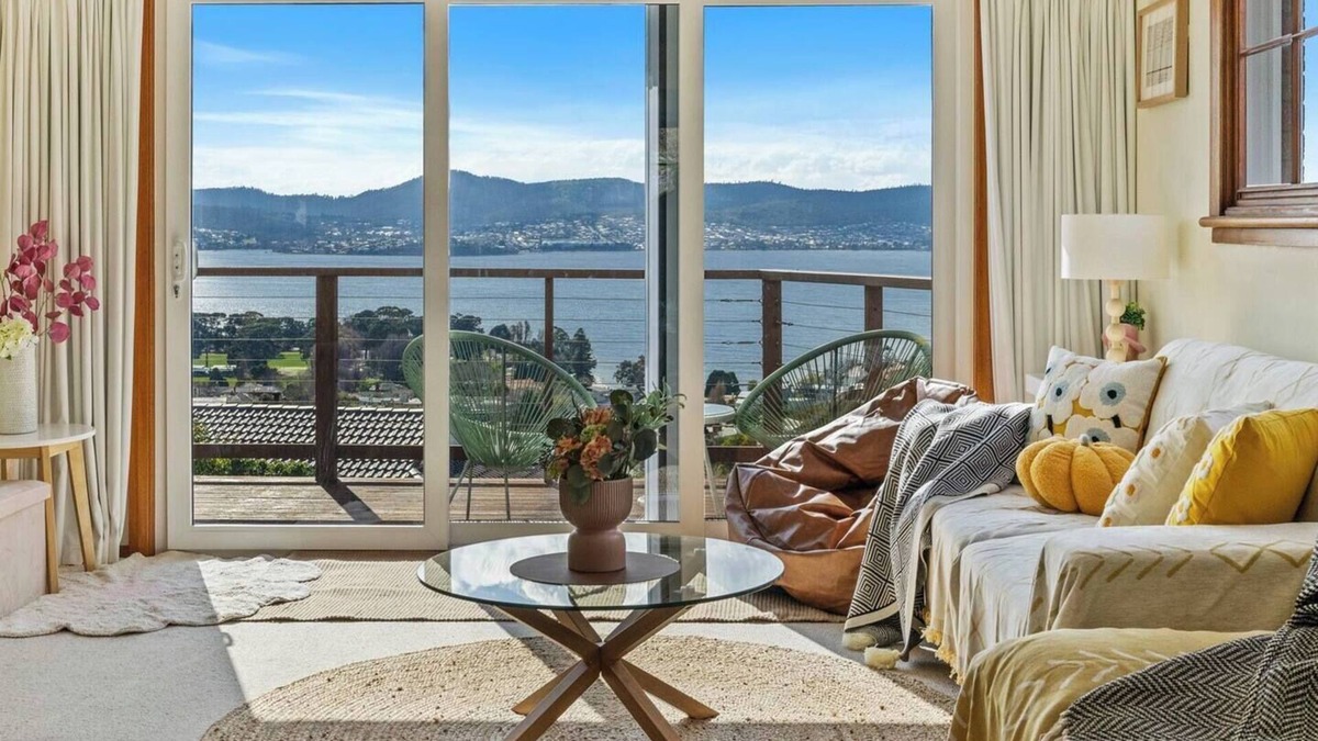 Sandy Bay House | Panorama Magic A Sandy Bay Family Escape