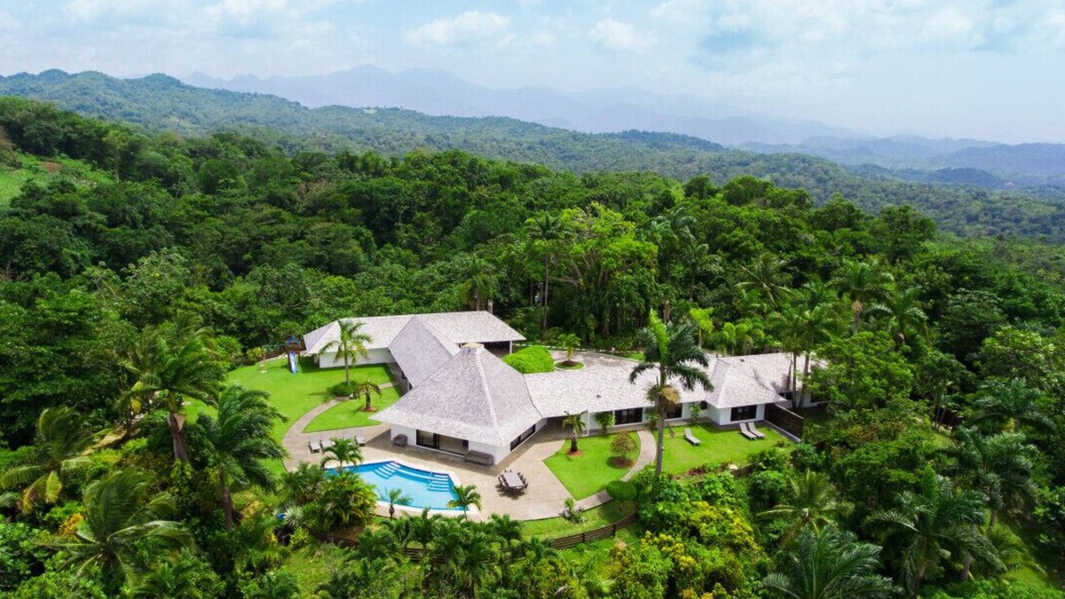 Summerfield Villa | Panorama - Private Luxury 4 bedroom Villa is a dreamy, contemporary Eden with an epic past.