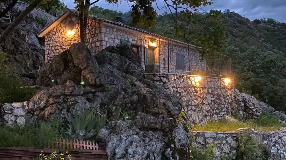 Karuc House | Panorama Stone House - Lake skadar