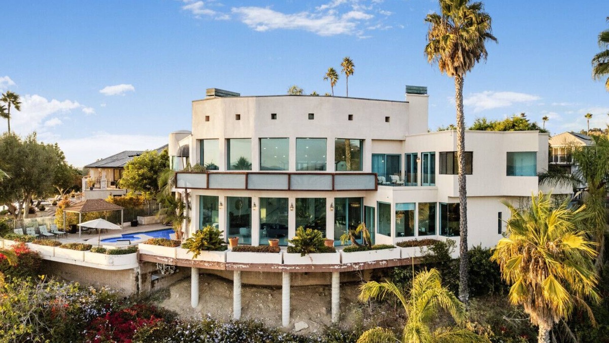 Tustin Villa | Panorama Valley View Estate