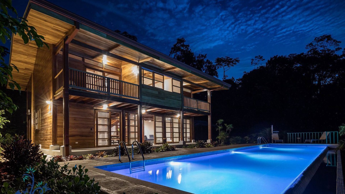 Punta Uva Ski Chalet | Panorama Verde Poolside Jungle Oasis