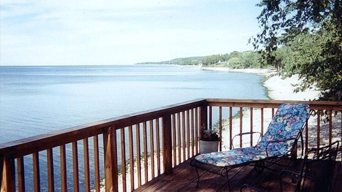 Sturgeon Bay House | Panorama Waterfront Guest House North of Sturgeon Bay on the shore of Green Bay