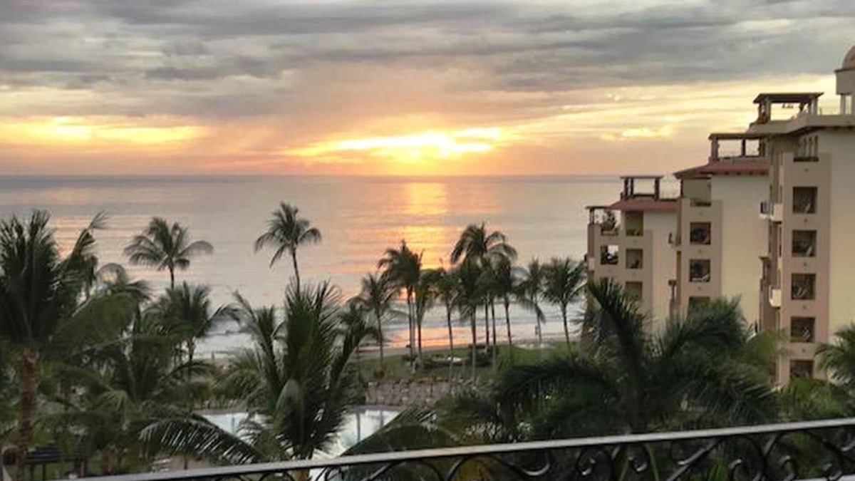 Flamingos Resort | Panoramic 6th Fl. BradAndJoeyRentals Huge balcony BBQ - Villa La Estancia