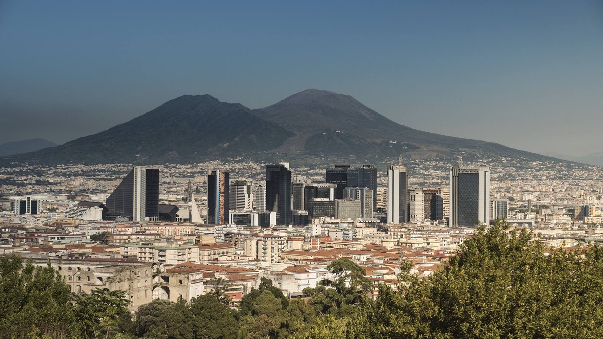 Naples Apartment | Panoramic apartment with large roof terrace in Naples, view of harbor, Vesuvius