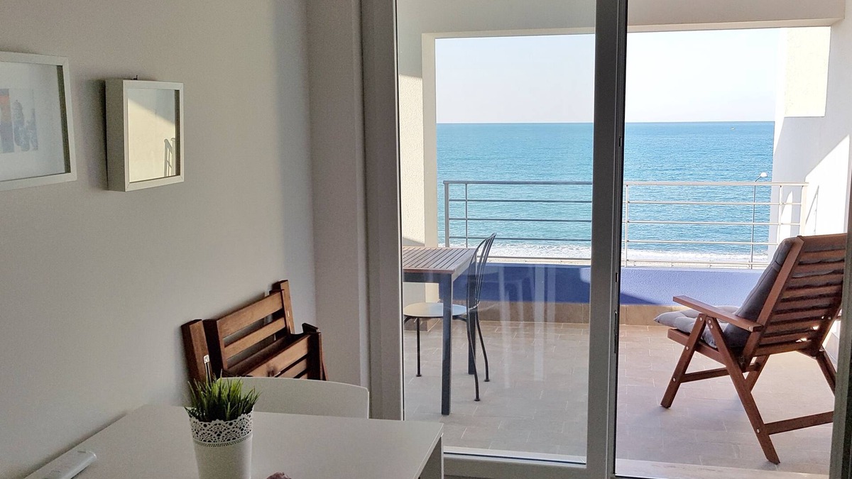 Divieto Apartment | Panoramic beachfront ideal for two couples